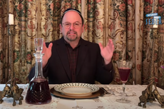 Seinfeld’s Jason Alexander and more raise $1.5m with remote Seder