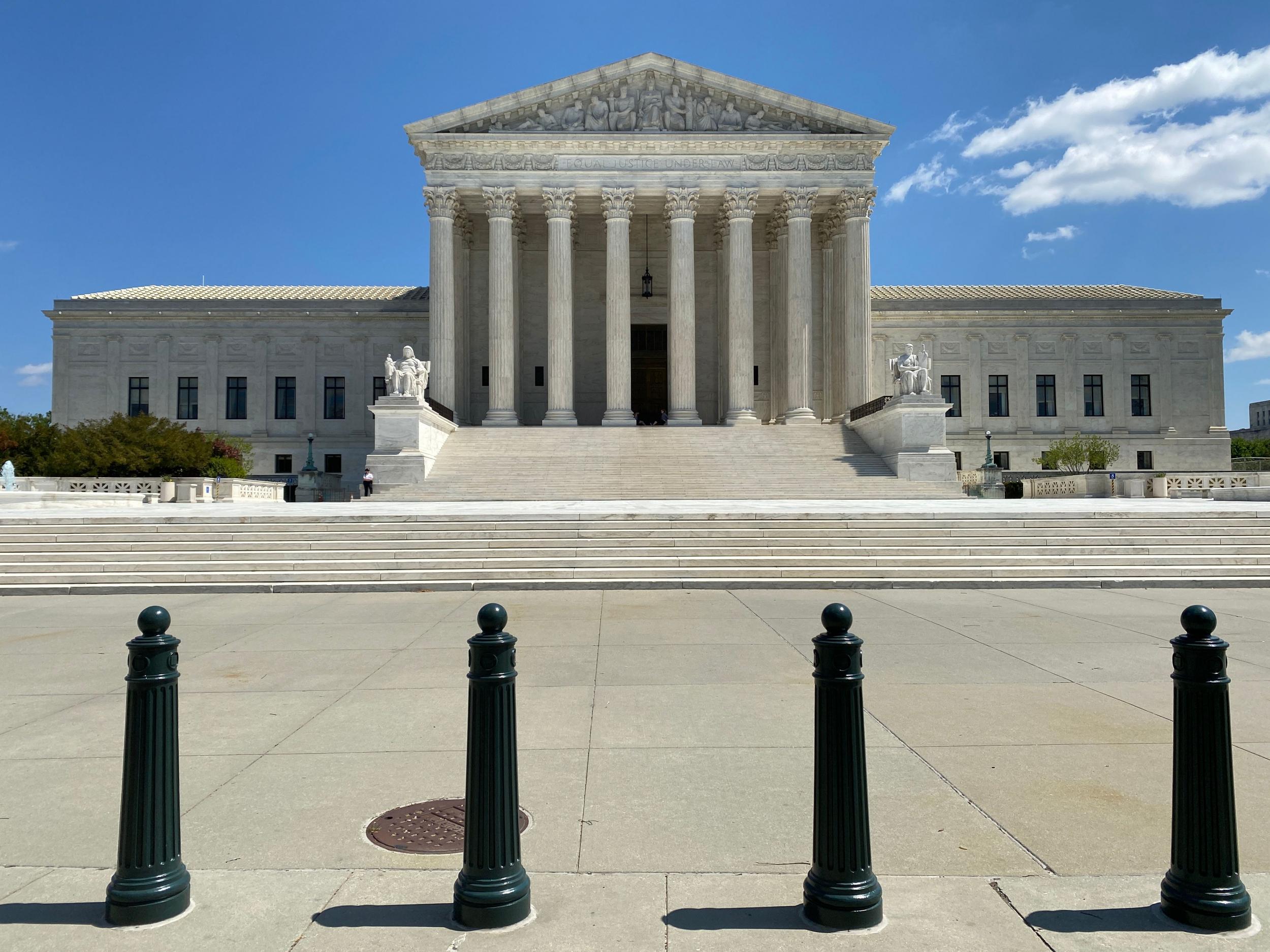 Supreme Court rules criminals can only be convicted by unanimous jury decision thumbnail