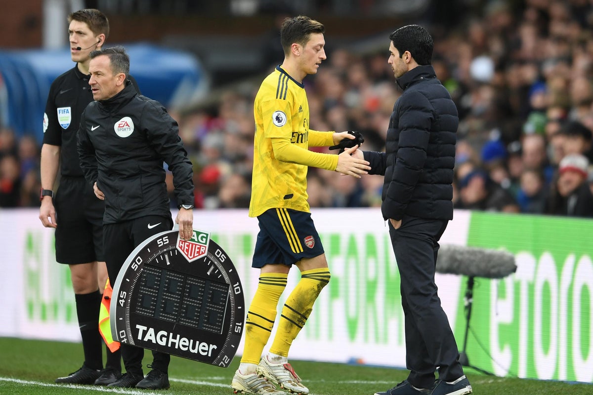 Mesut Ozil’s agent criticises clubs who ask managers to solve pay cut ...