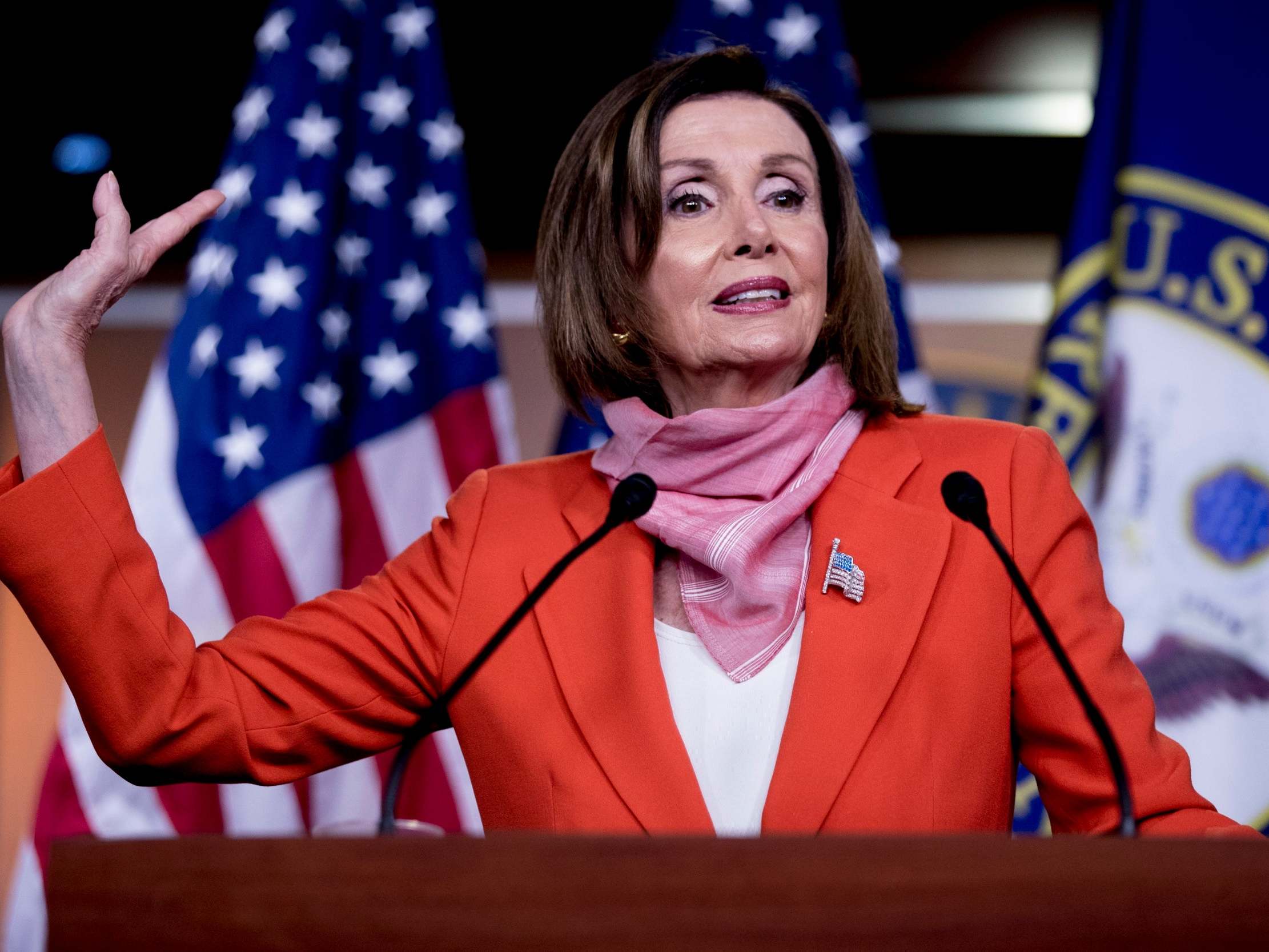 Nancy Pelosi endorses Joe Biden in US election