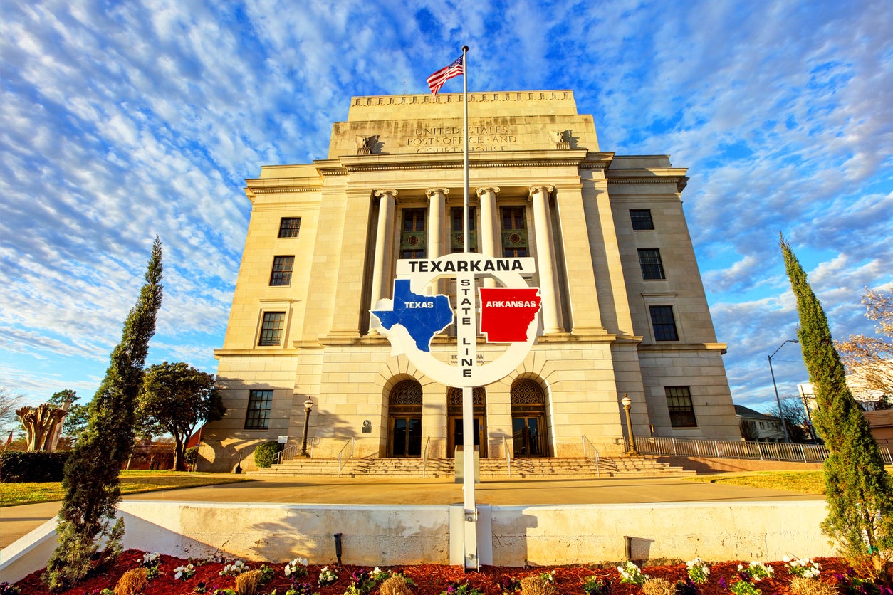 Texarkana marks the border between Texas and Arkansas (iStock)