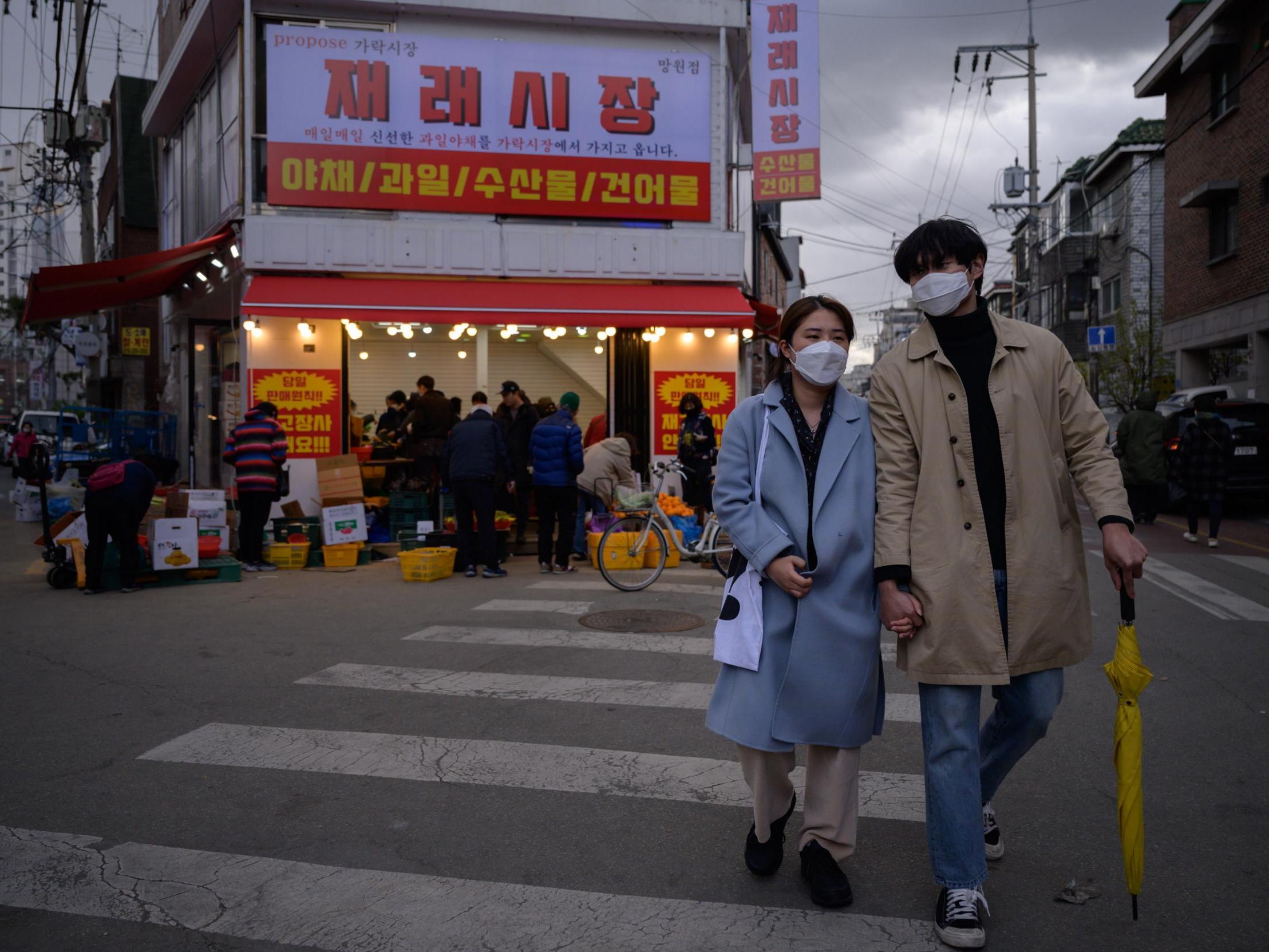 Coronavirus: South Korea milestone as authorities report no new domestic cases for first time since February
