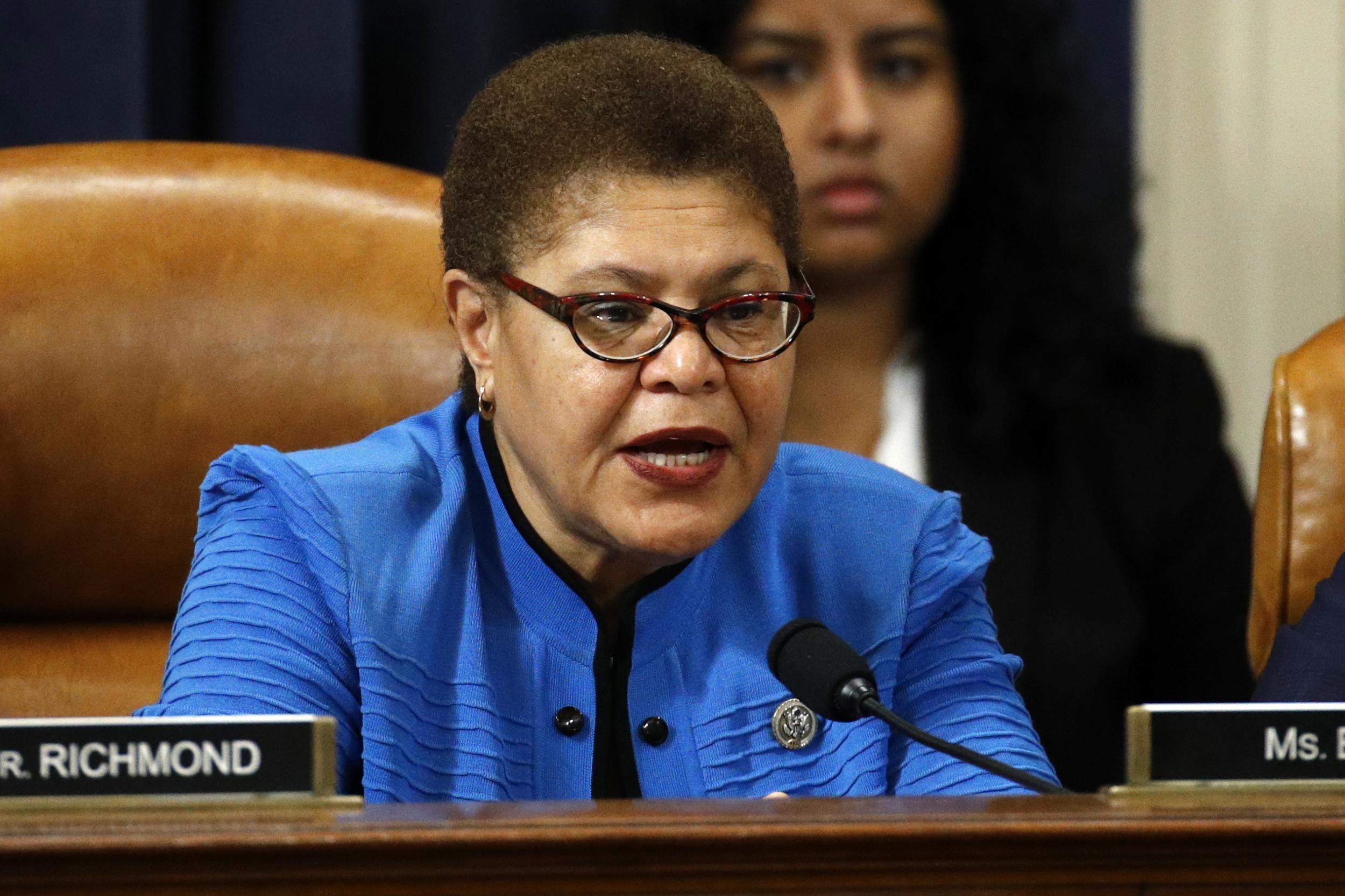 Karen Bass votes to approve the second article of impeachment against Donald Trump on 13 December, 2019