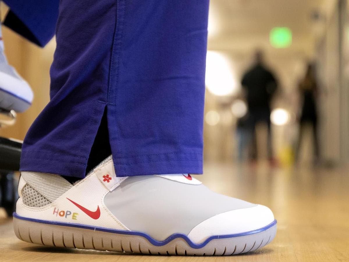 healthcare workers nike