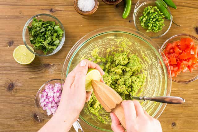 How to make guacamole at home (Stock)