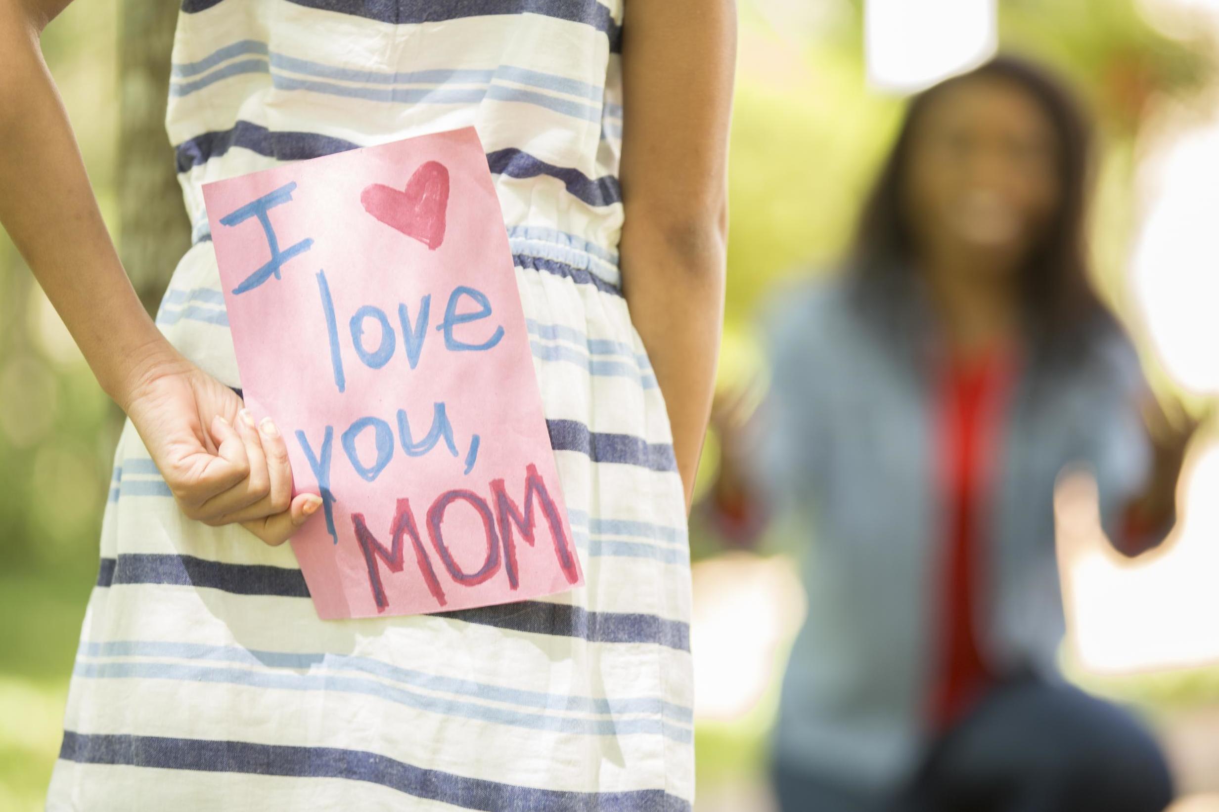 Interesting facts about what it means to be a mother in the US (Stock)