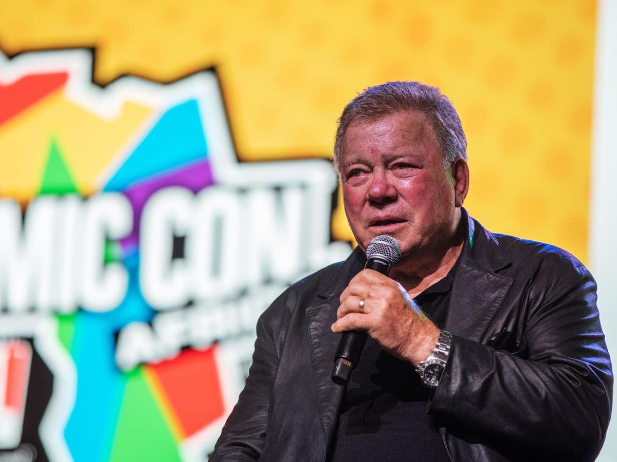 William Shatner condemns police who drew guns on Star Wars cosplayer ...