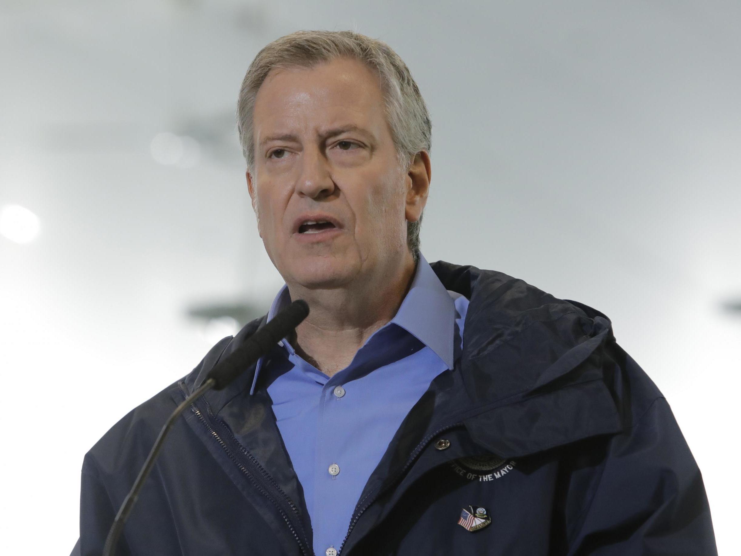 Coronavirus: New York mayor pledges to release police social distancing data