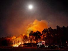 Florida wildfires force hundreds to evacuate
