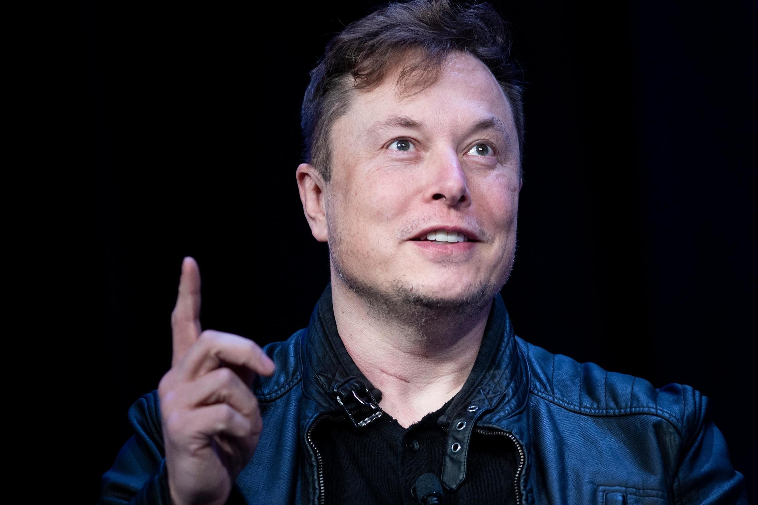Elon Musk says he's selling all his possessions so people can't attack him for being a billionaire
