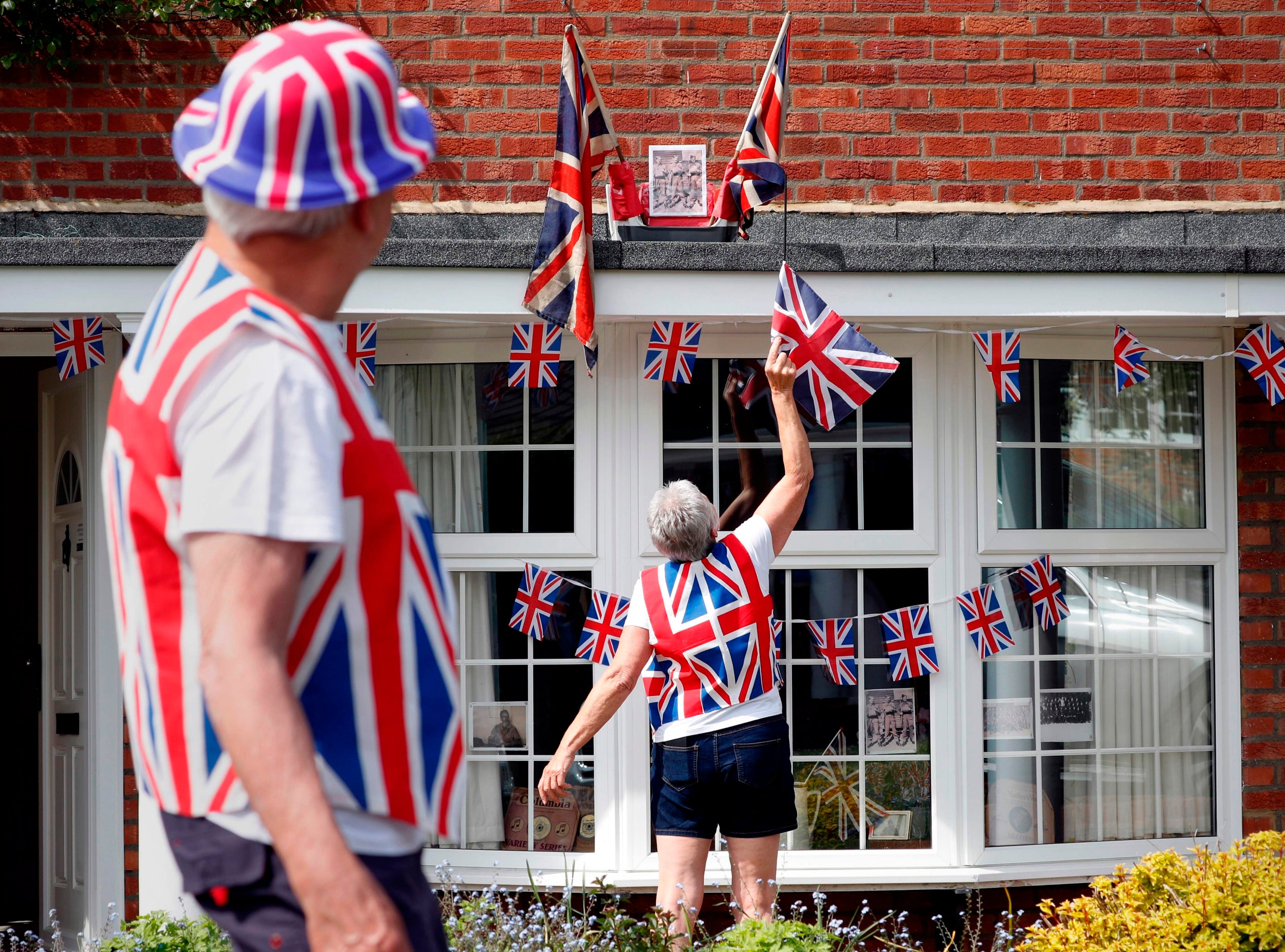 The british celebrate. День Победы в Англии. Праздники Великобритании. 9 Мая в Великобритании. Праздники в Британии.