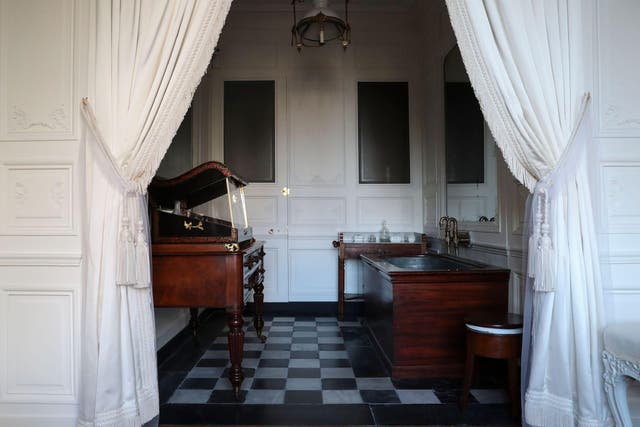 A picture taken on March 11, 2019 shows the Duchess' bathroom in the private suites of the Chateau de Chantilly after renovation, in Chantilly, near Paris