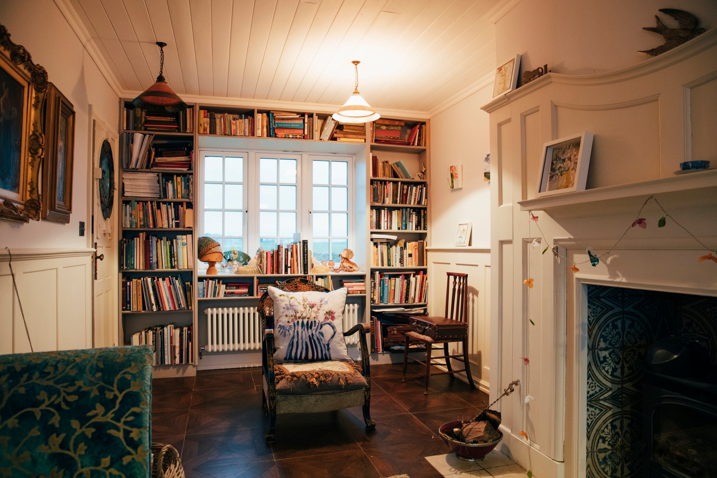 Bookcases around windows can be especially appealing