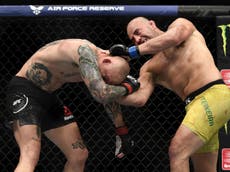 Teixeira batters Smith for TKO win in UFC Fight Night