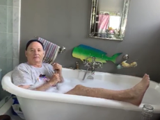 Bill Murray delights viewers with bizarre bathtub interview