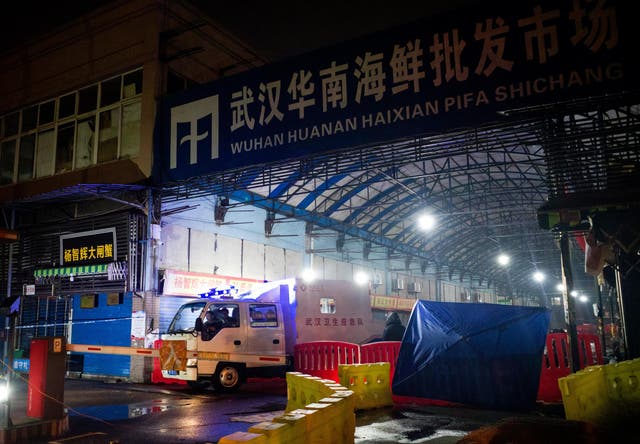 <p>Wuhan Hygiene Emergency Response Team leaves the Huanan seafood market</p>