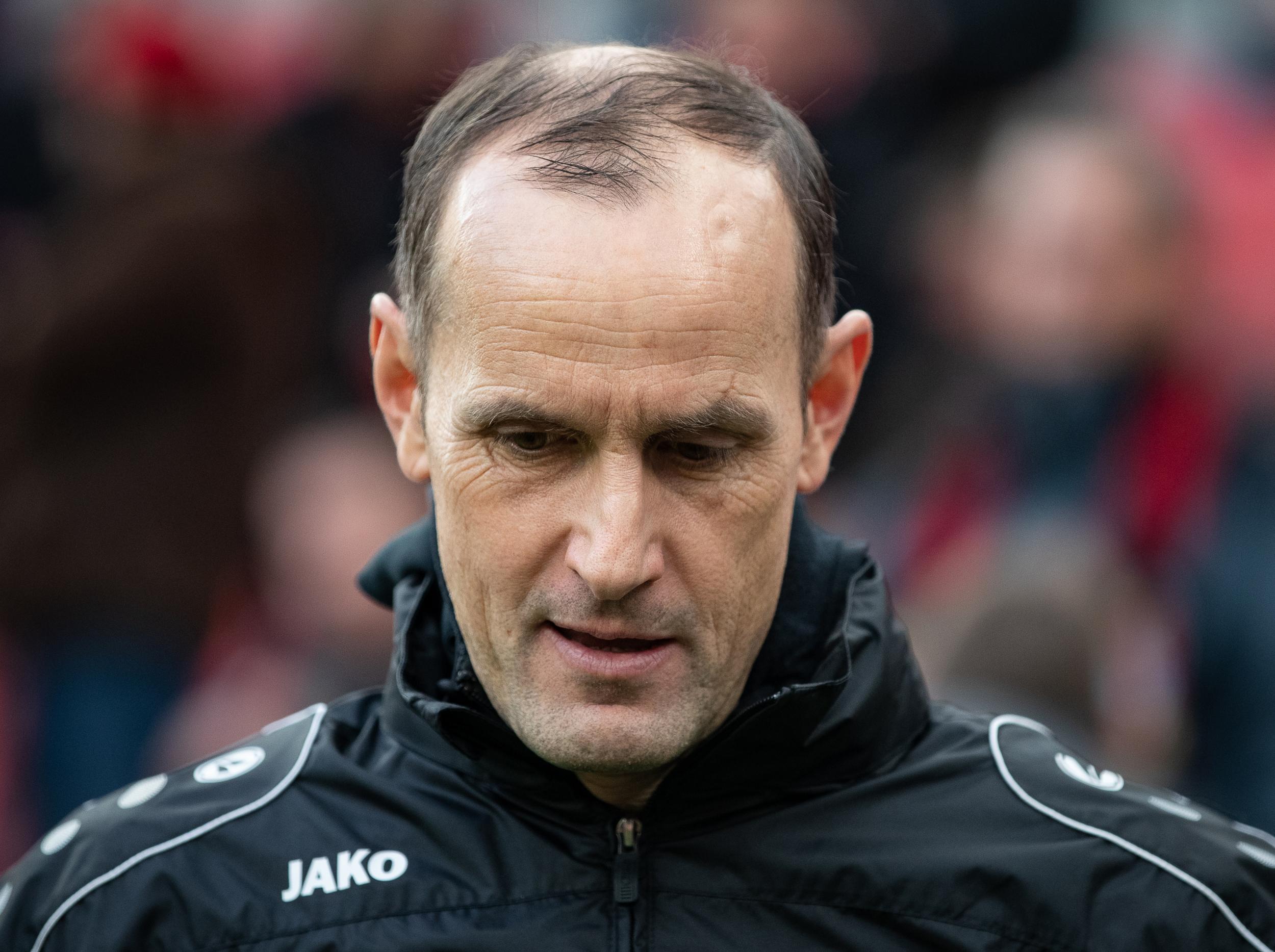 Augsburg head coach Heiko Herrlich