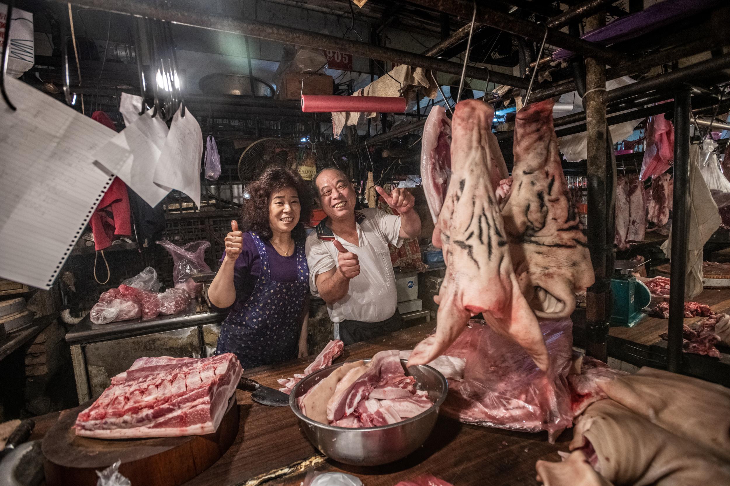 An open-air meat stall in Taiwan (Jo-Anne McArthur/We Animals)