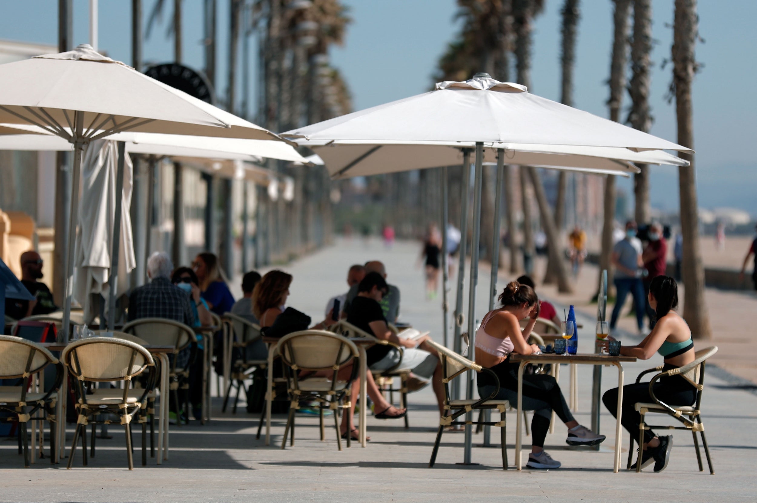Coronavirus quarantine: Could an &apos;air bridge&apos; salvage your summer holiday?