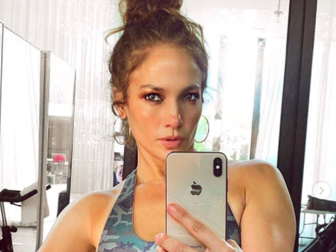 Jennifer Lopez fans spot &apos;scary&apos; masked man in background of Instagram post
