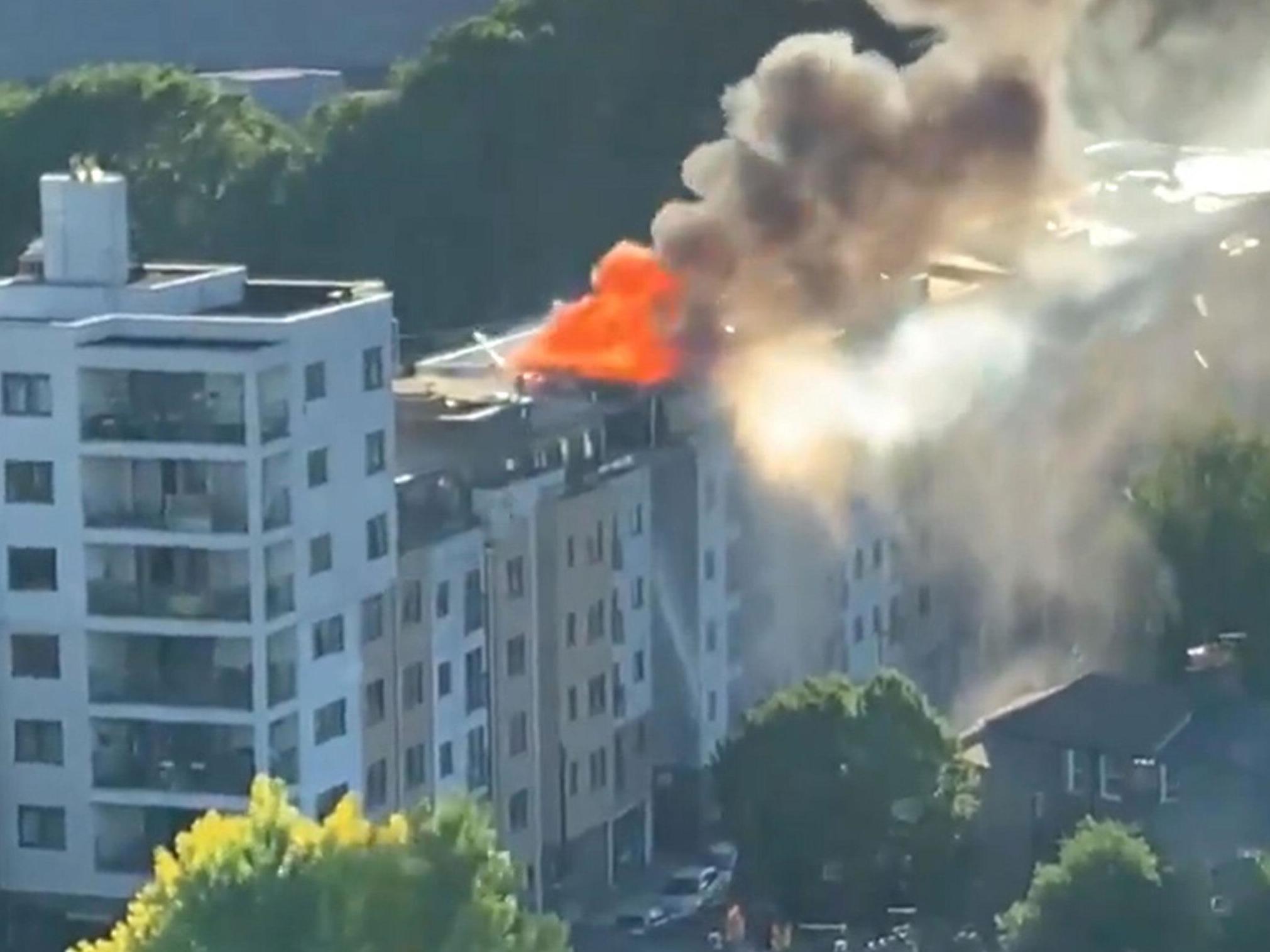 Deptford fire: 80 firefighters tackle blaze at flats as smoke seen across London thumbnail