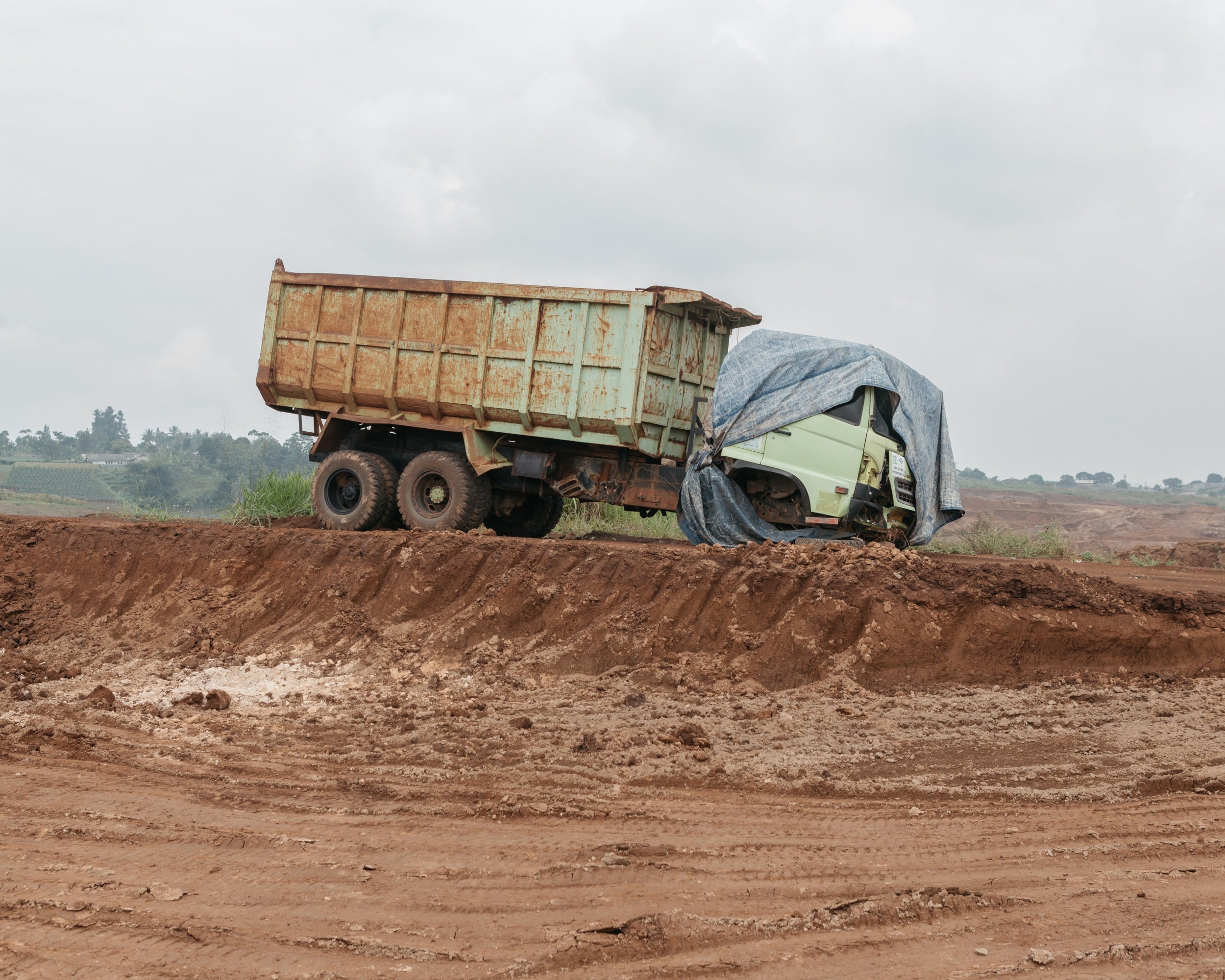 A broken truck near Ciletuh Hilir (The Washington Post)