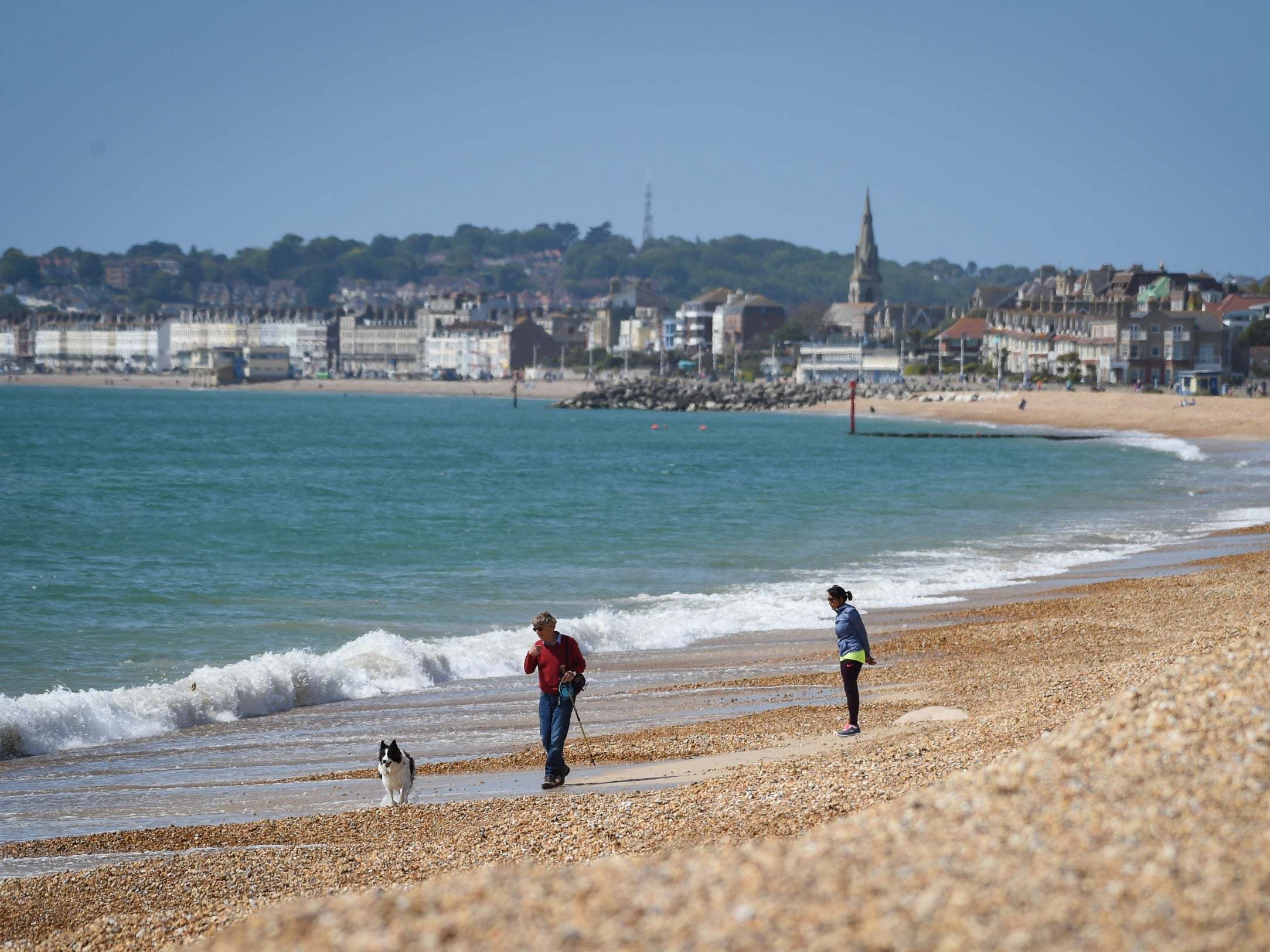 UK weather: Warm, sunny bank holiday to see mercury hit 24C in London thumbnail