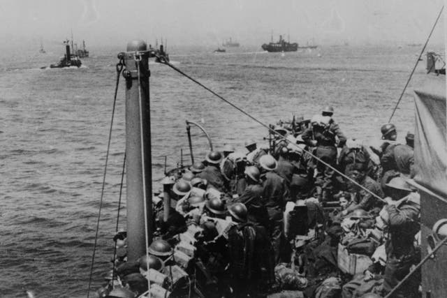 Members of the British Expeditionary Force evacuate from Dunkirk