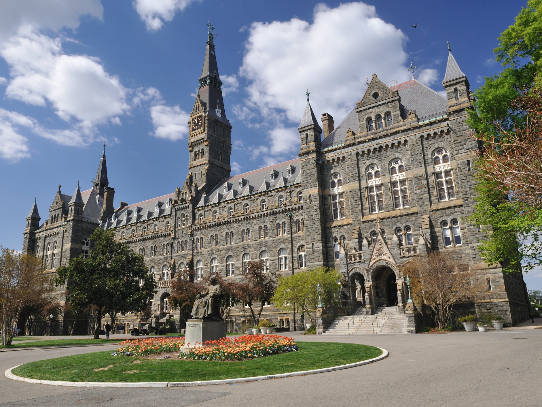 Университет находящийся. Джорджтаунский университет 1900 годы. Georgetown University Campus. Университет Сток. Как выглядят американские вузы.