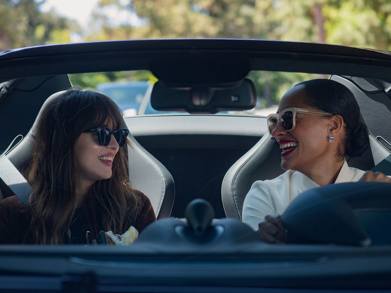 Starring roles: Tracee Ellis Ross and Dakota Johnson in ‘The High Note’