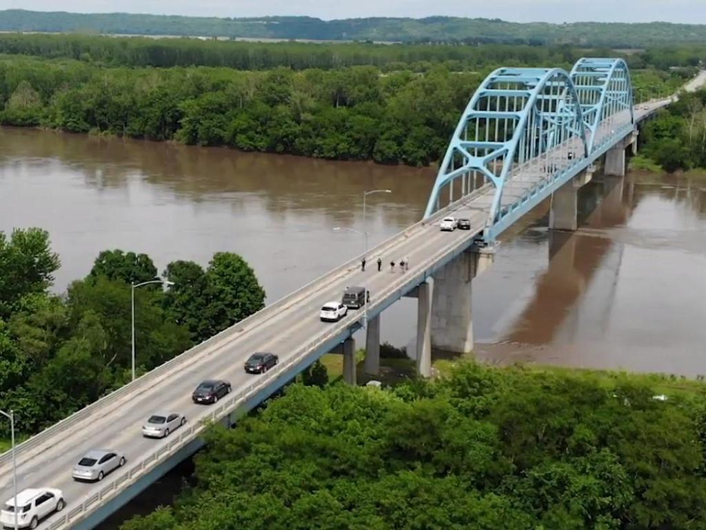&apos;Countless lives&apos; saved by Kansas soldier who ran over active shooter on bridge 