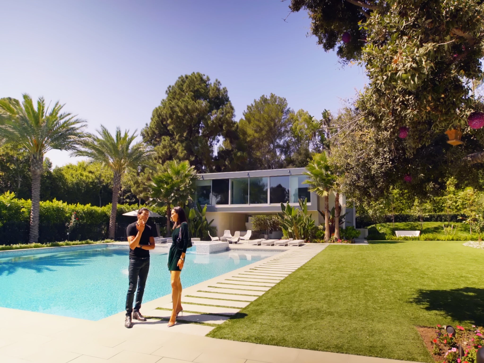 Davina Portratz tries to secure her 'dream listing' on Selling Sunset. (Netflix )