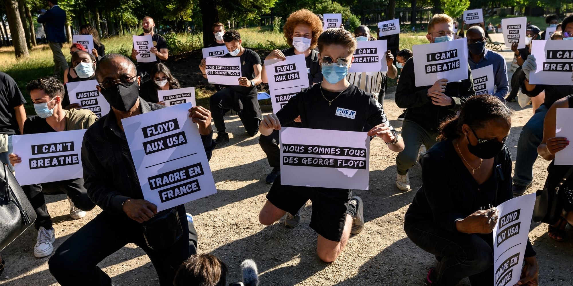 George Floyd Protests Brits To Take The Knee On Their Doorsteps To Support Black Lives Matter Indy100 Indy100