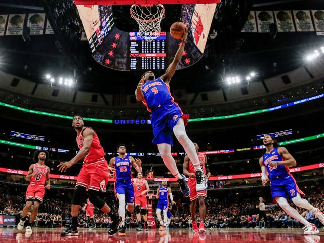 Detroit Pistons guard Langston Galloway scoring earlier this season