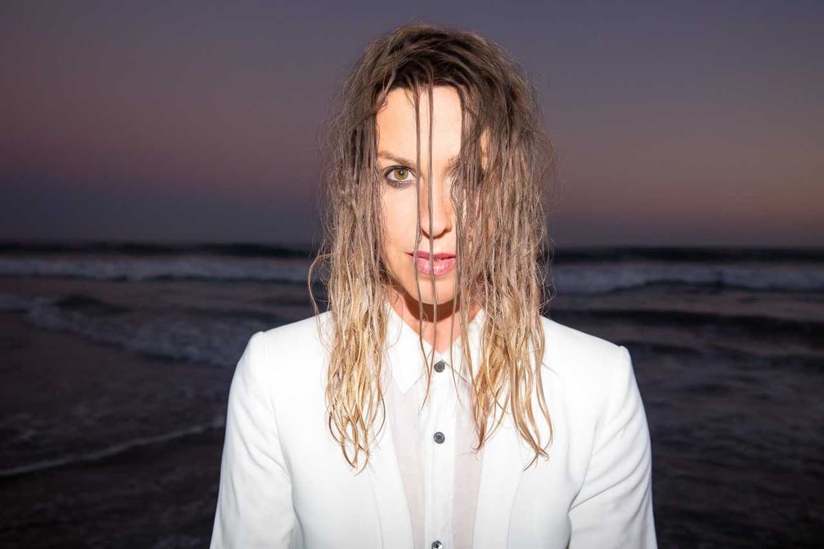 Static Independent Co Uk S3fs Public Thumbnails Image 06 09 15 Alanis Morissette Jpg Width 10 Auto Webp Quality 75