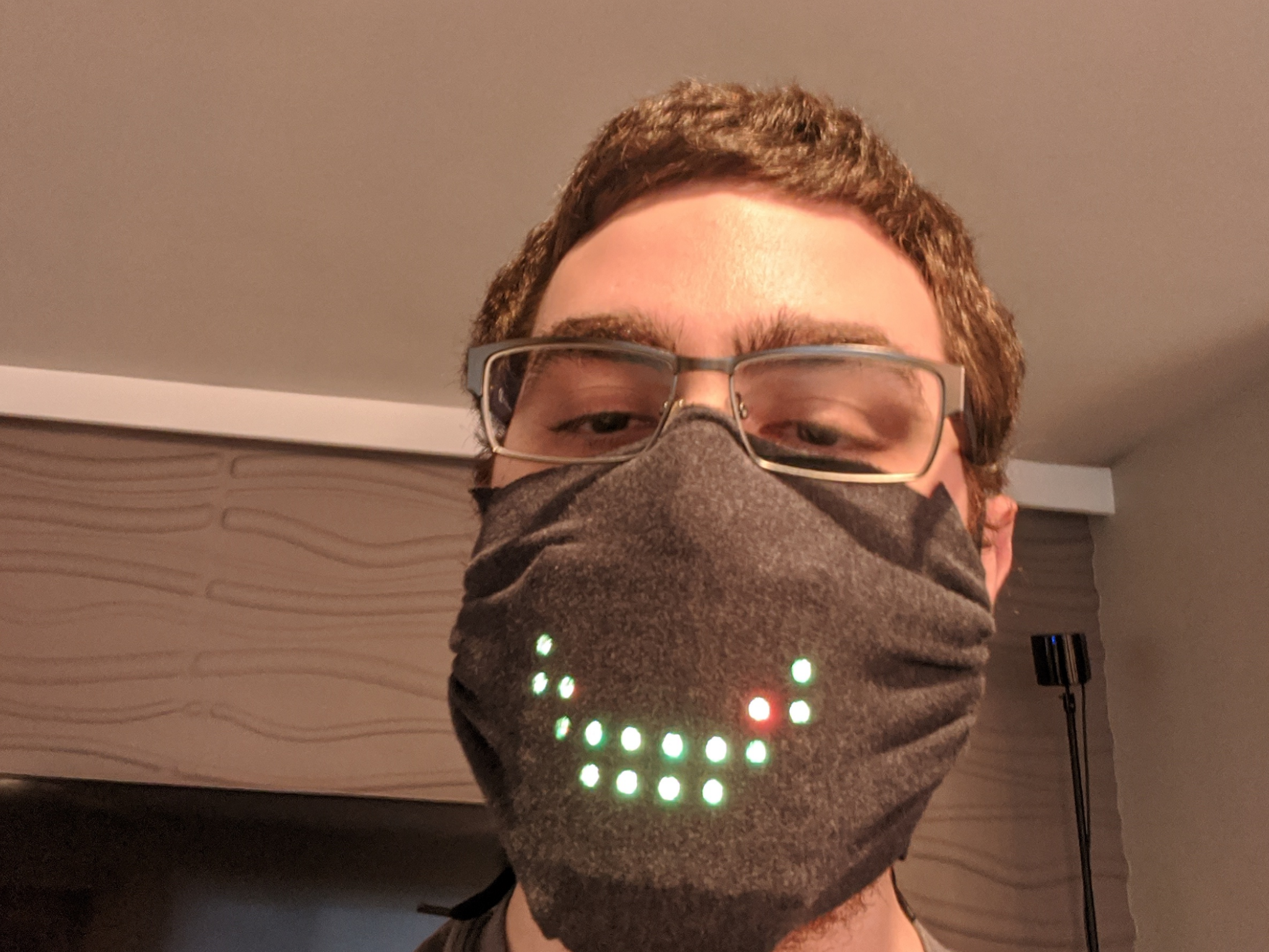 Home-made face mask uses LEDs to show you when someone is talking and smiling thumbnail