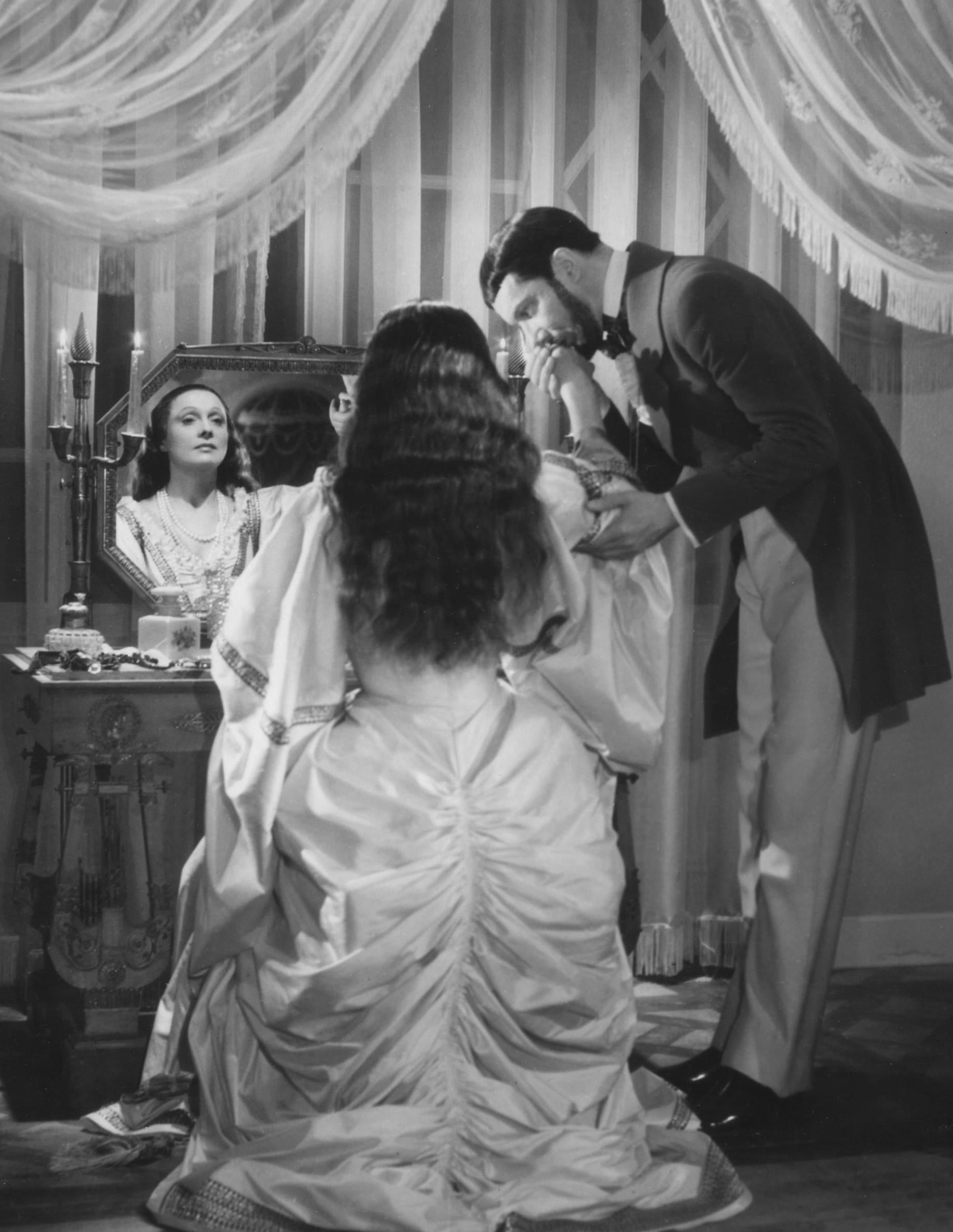 Arletty as Garance and Louis Salou as Comte Edouard de Montray in ‘Les Enfants du Paradis’ (Rex)