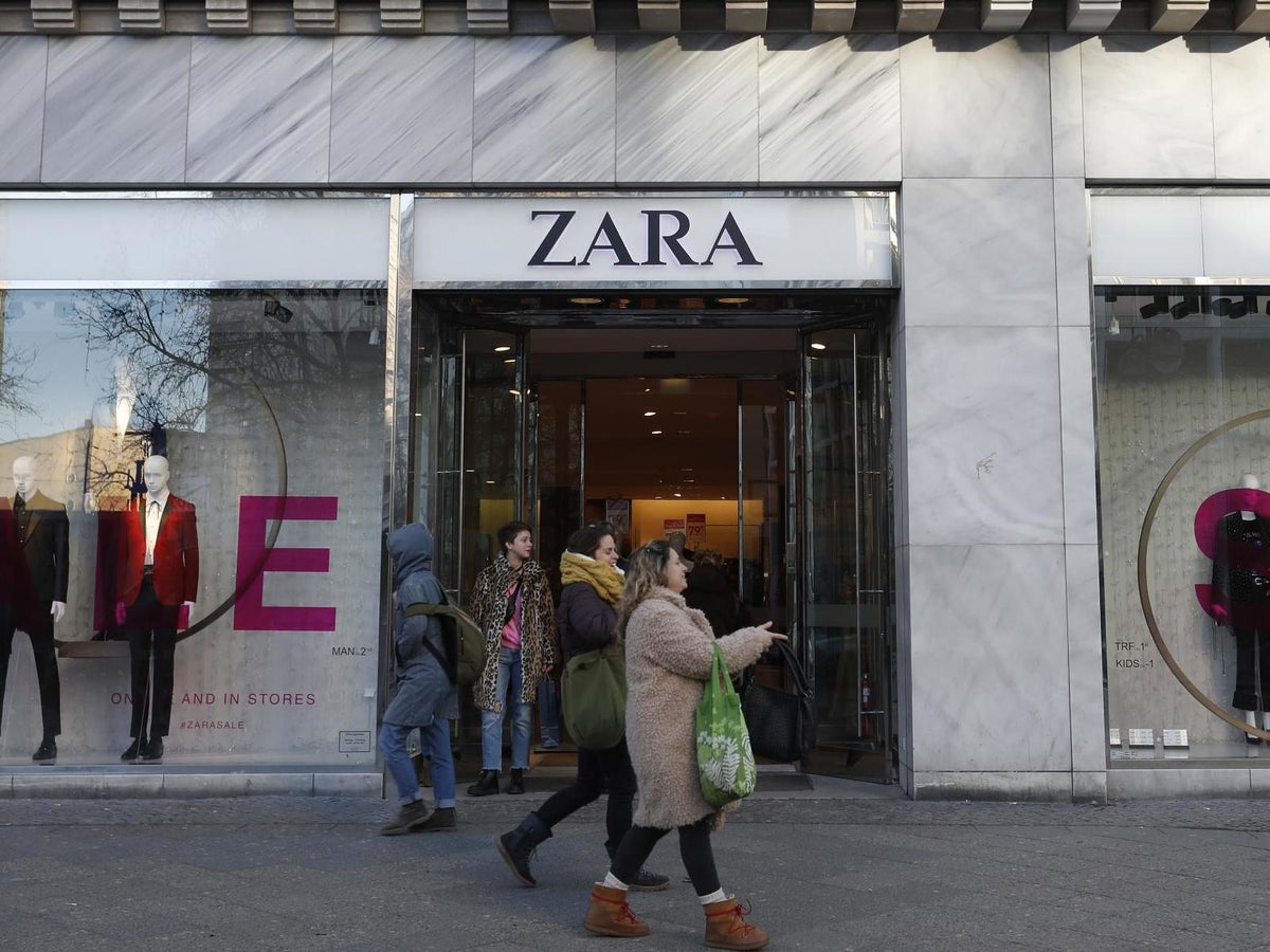 frivillig kapitalisme grammatik Zara owner Inditex to close up to 1,200 fashion stores around the world |  The Independent | The Independent
