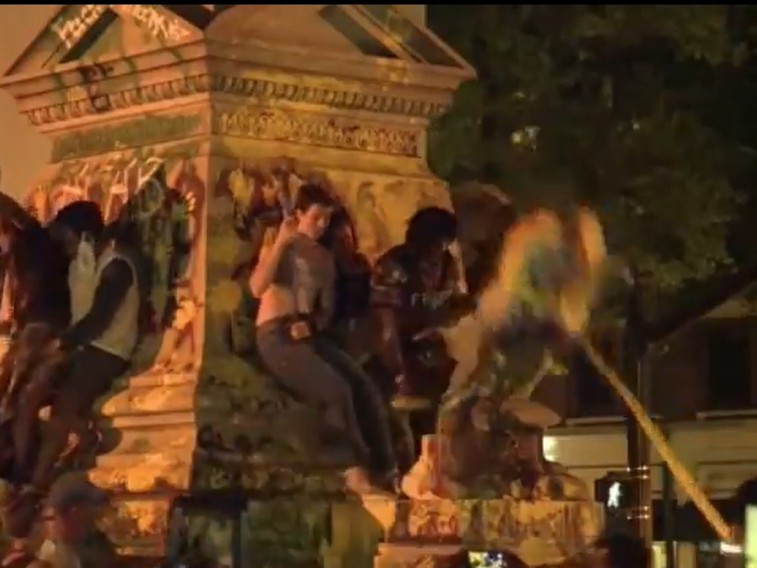 Footage of the moment the statue was toppled was posted online