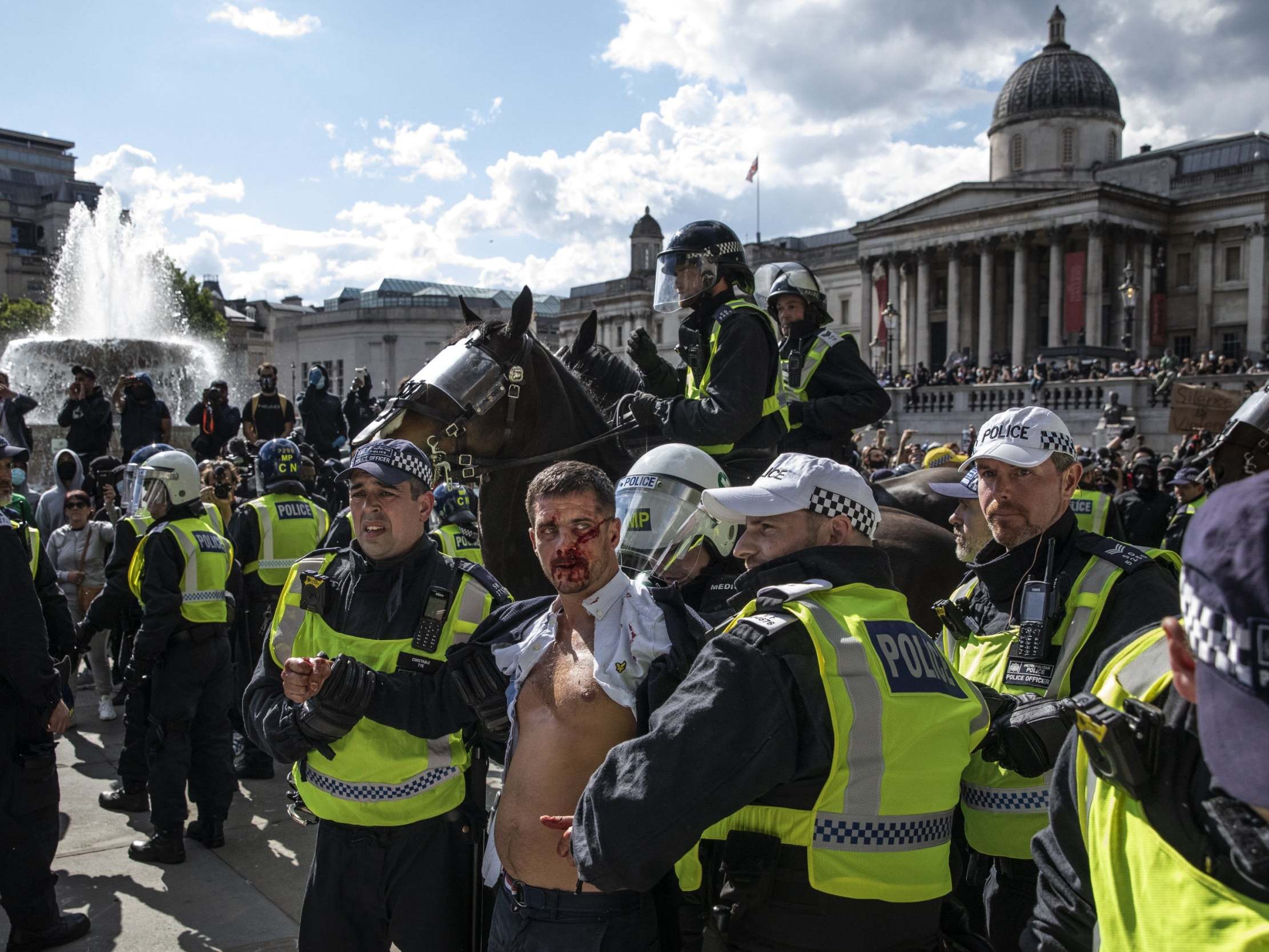 London protests – live: Labour backs jail terms for war memorial vandals as man arrested on suspicion of urinating next to PC Keith Palmer plaque thumbnail
