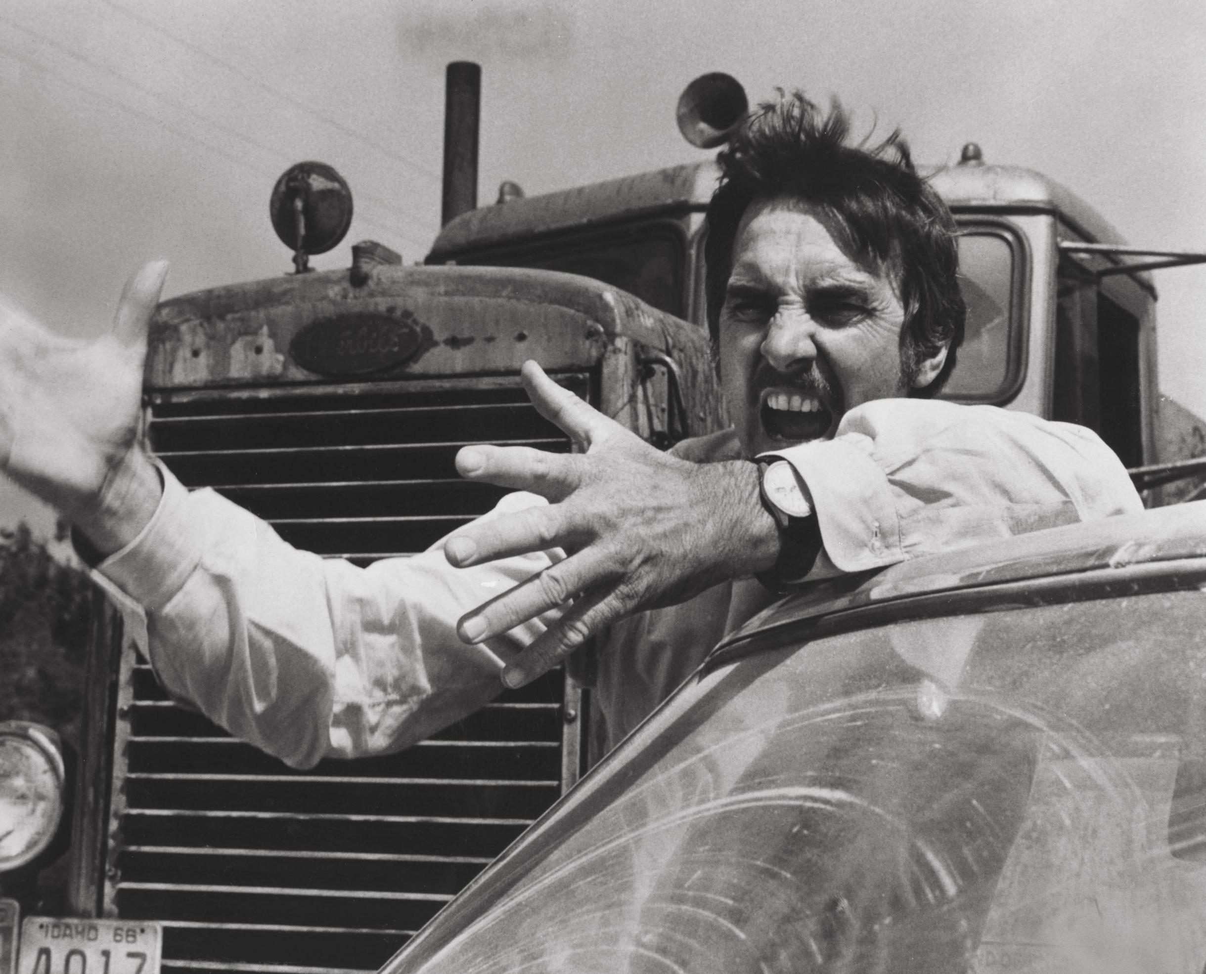 Dennis Weaver as David Mann who is terrorised by a man driving a truck after he overtakes him in Steven Spielberg’s ‘Duel’ (1971)