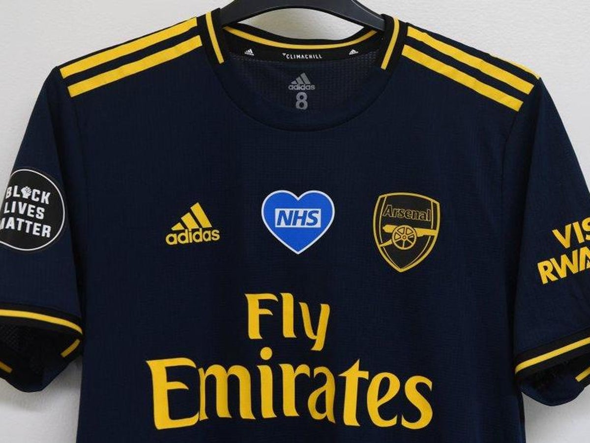 Arsenal black hot sale and yellow kit