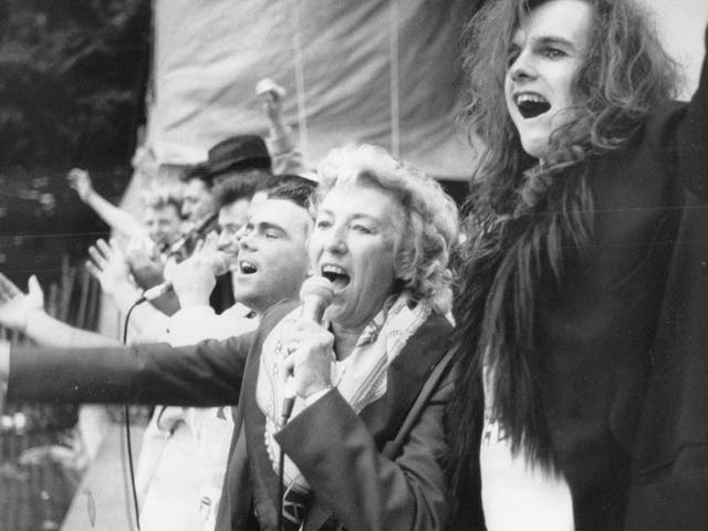 Vera Lynn performs at an anti-heroin concert in 1985