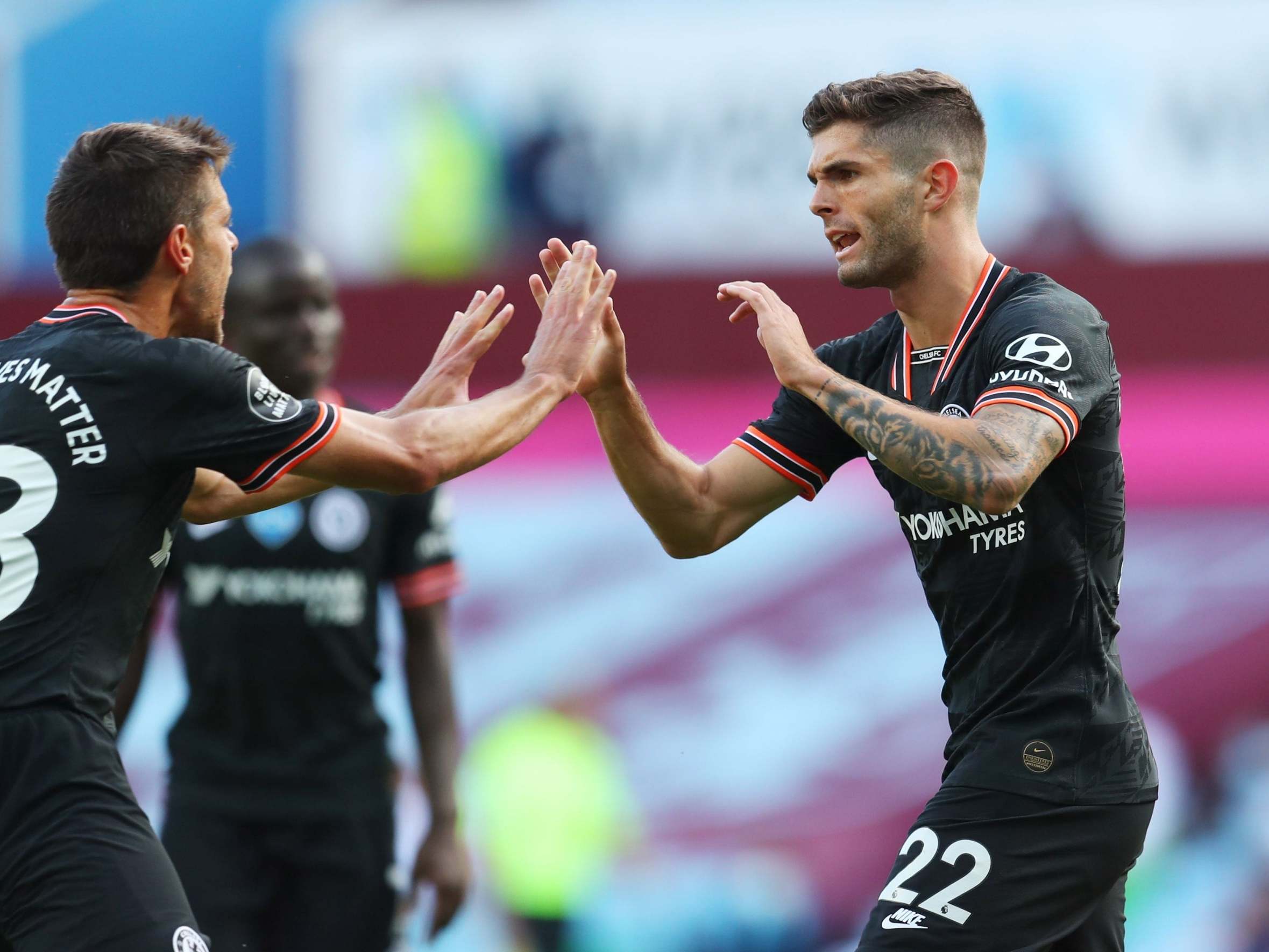 Christian Pulisic celebrates scoring Chelsea's equaliser