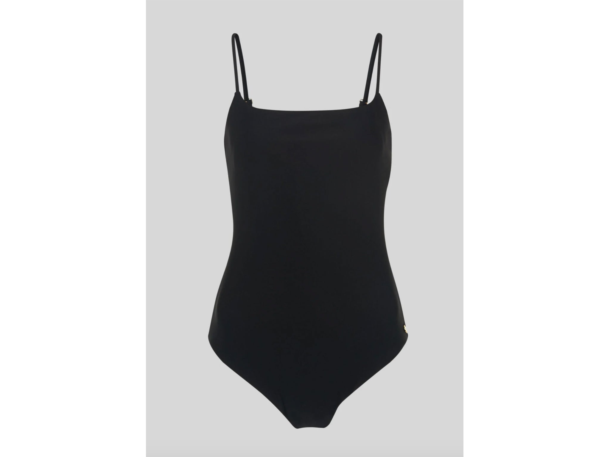 This simple swimsuit is ideal for sunbathing in the garden