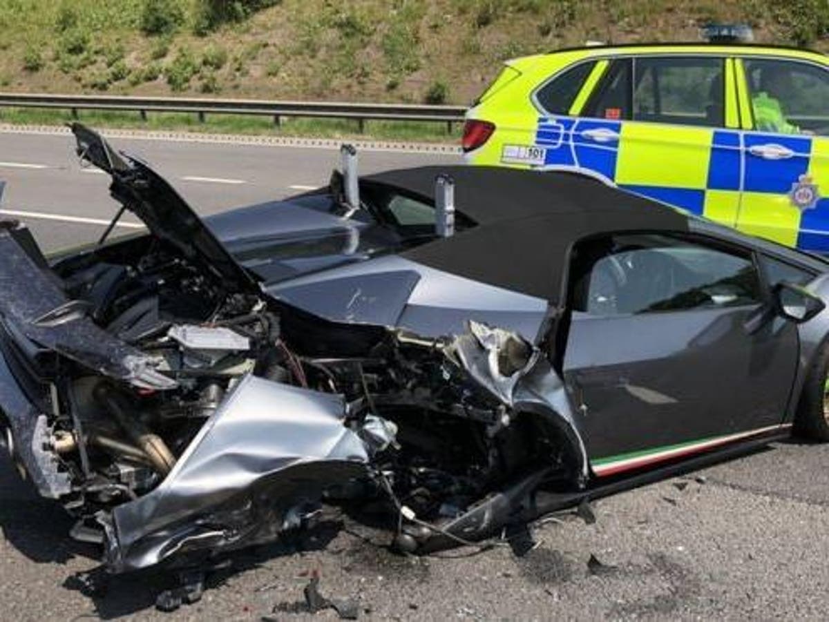 Lamborghini bought 20 minutes earlier written off in M1 smash