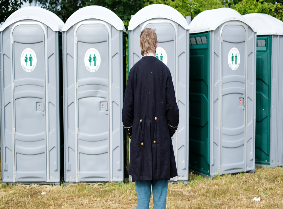 People are arguing about whether it's OK to film others urinating in