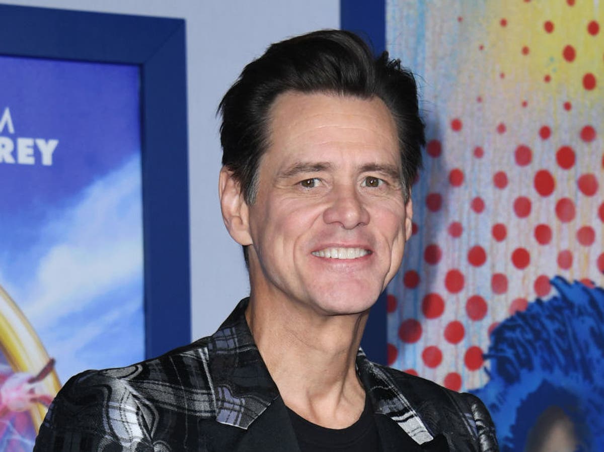 Jim Carrey says he became convinced people would take selfies with his ...