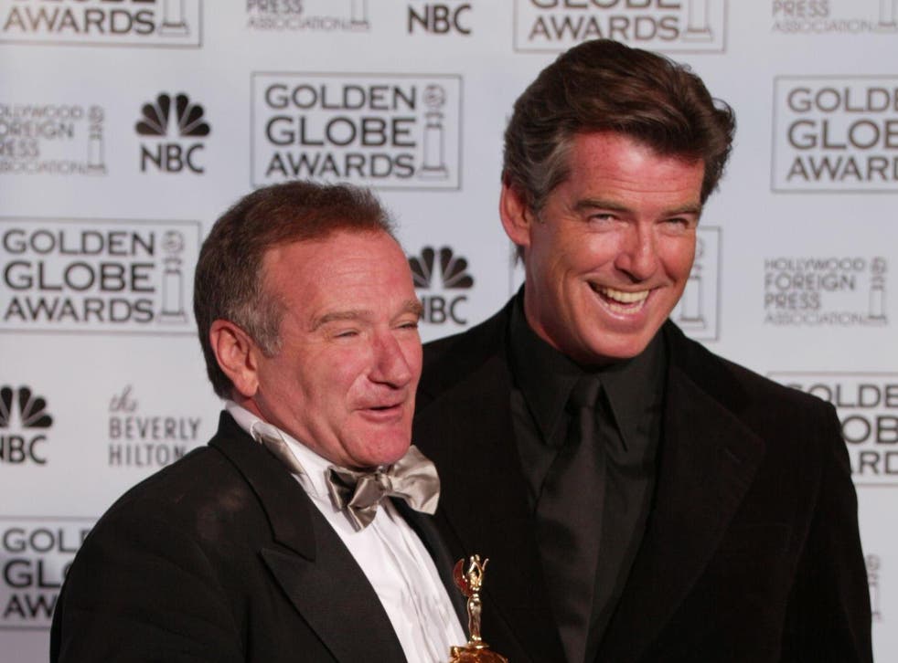 Robin Williams and Pierce Brosnan at the Golden Globes in 2005