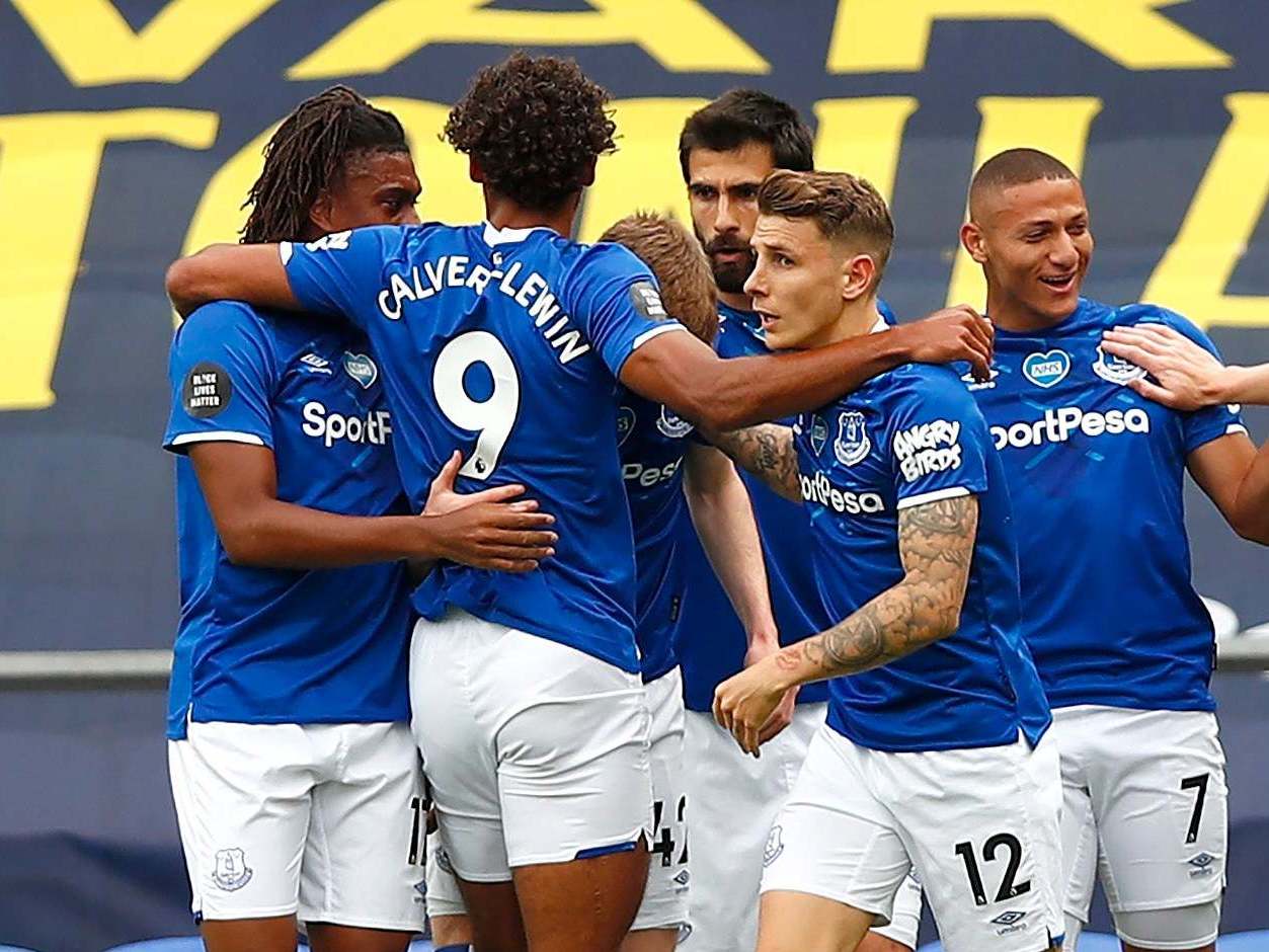 Everton celebrate their opener scored by Richarlison, second right